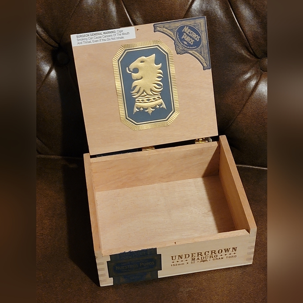 Empty Cigar Box - Picture 6 of 8
